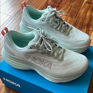 Hoka One One Bondi 8 in Sky Blue